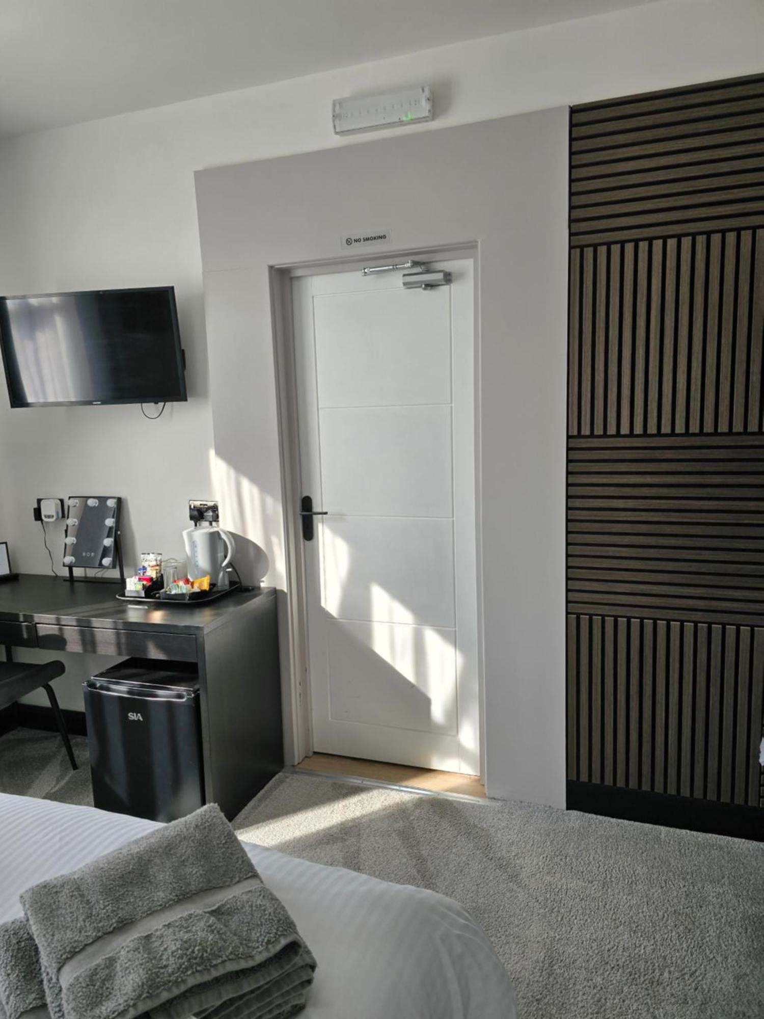 Guest house Double With Ensuite Bathroom