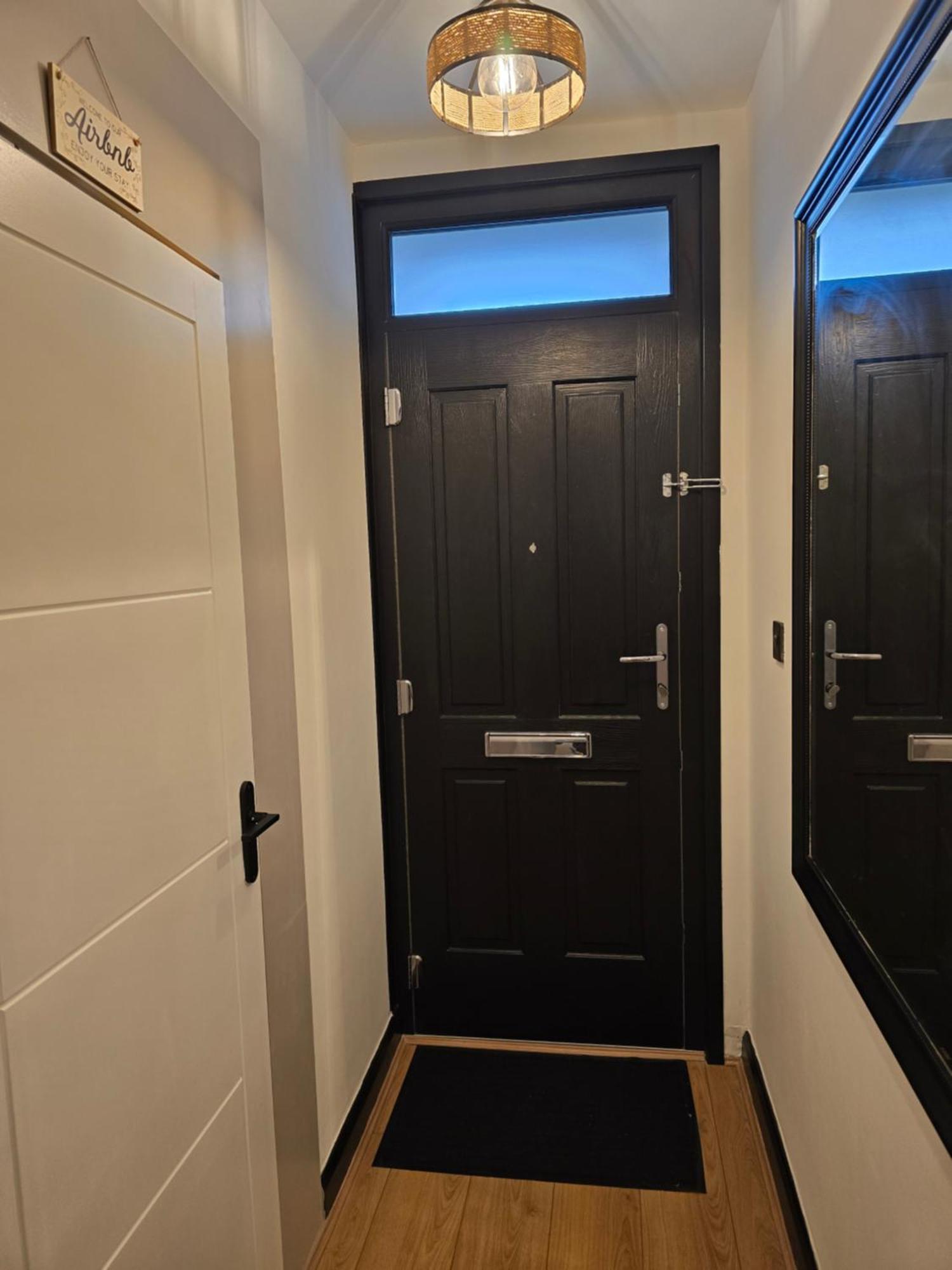 Guest house Double With Ensuite Bathroom Feltham