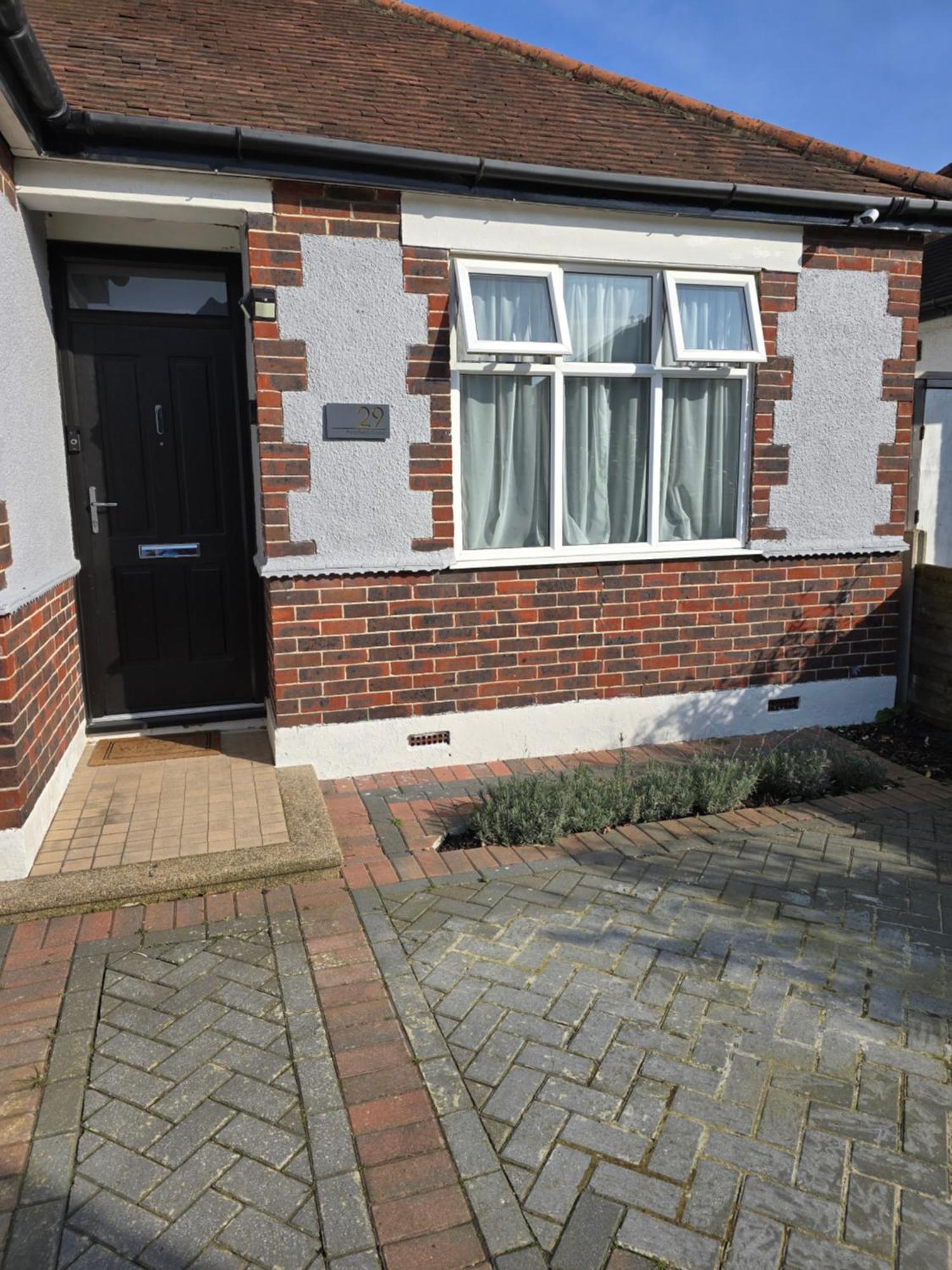 Guest house Double With Ensuite Bathroom *